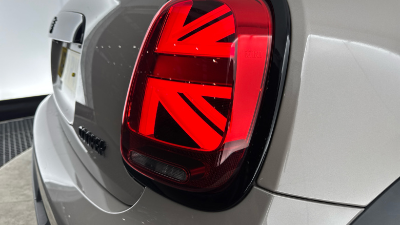 MINI Hatchback 1.5 Cooper Sport 3dr Auto Petrol Hatchback